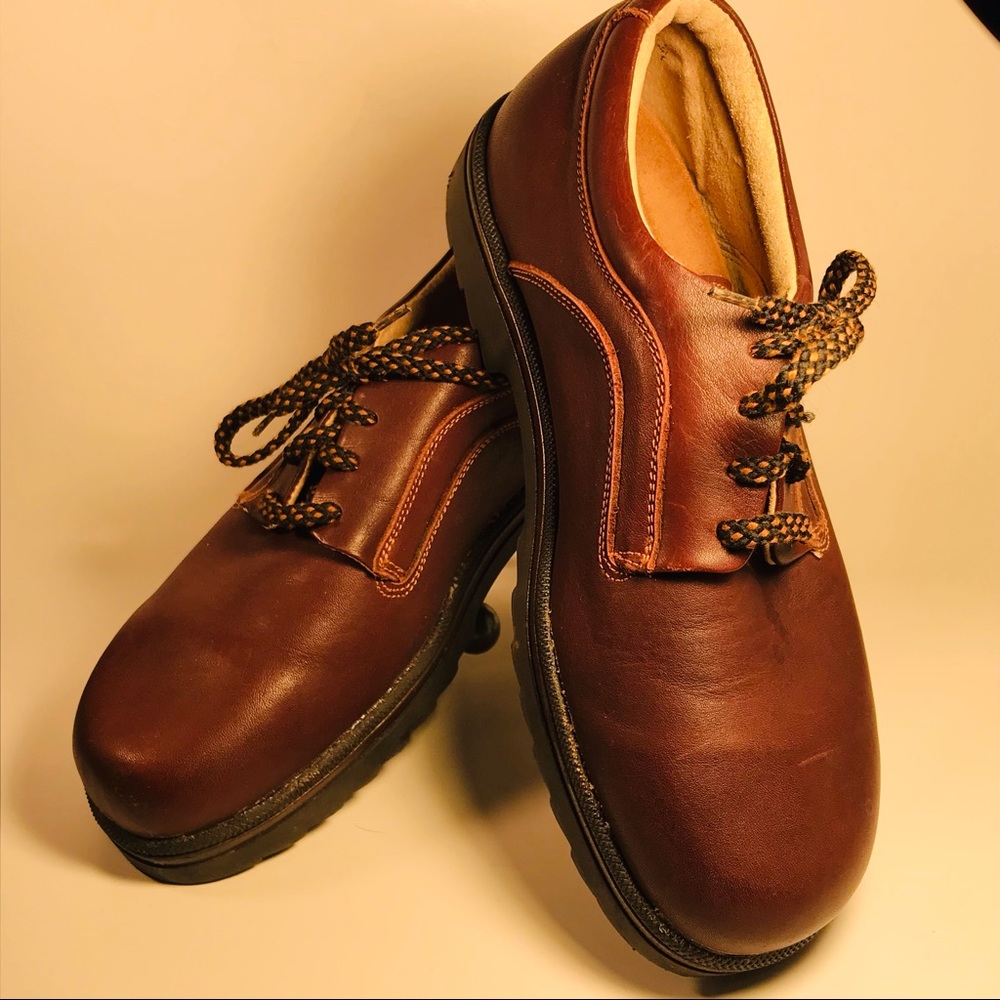 NAOT ladies sz 9 brown leather shoes